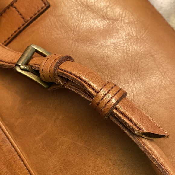 I Malatesta Woven Leather Camel Folding Shoulder Bag - Picture 10 of 16